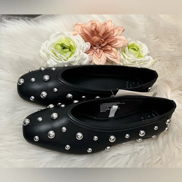 Black Flats with Silver Stud Accents NEW! FIRM!! 50% OFF - Picture 4 of 7